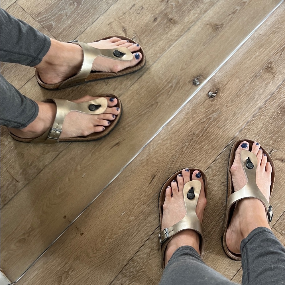 ๐ 1 hour sale. Birkenstock, size 38 EU (7.5 US) Gold Shimmer and Tan sandals - Picture 2 of 9